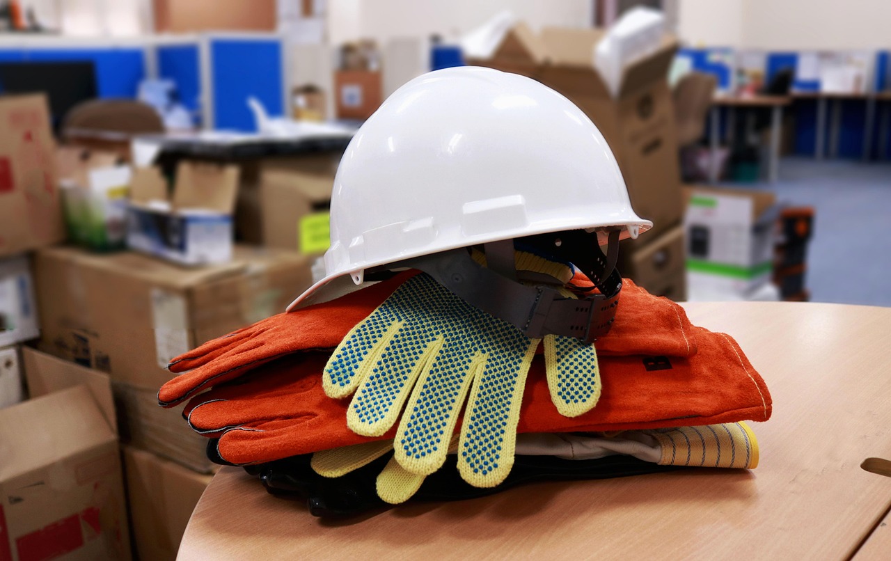 hard-hat-7273716_1280.jpg